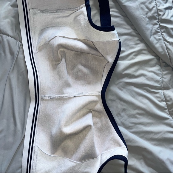 cacique 38F bra - Picture 4 of 5